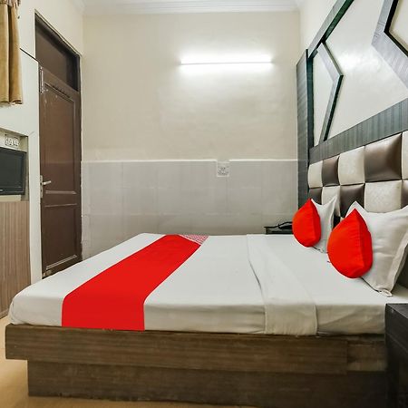 Oyo Hotel Shagun Чандигарх Экстерьер фото